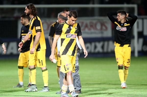 ΑΕΚ: Αγριο κράξιμο στους παίκτες (vid)