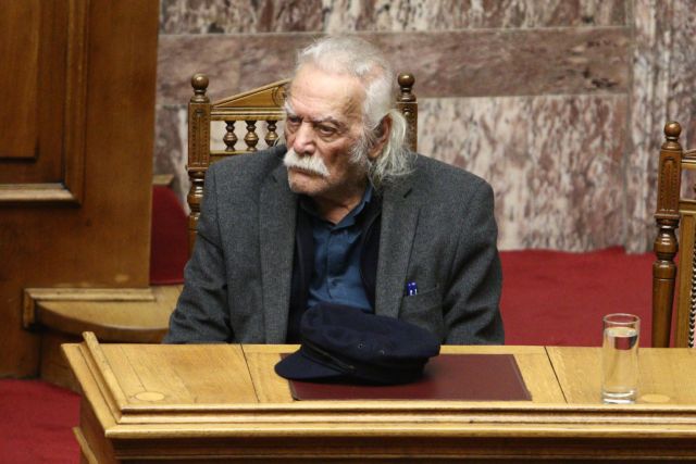 Στο ΝΙΜΤΣ νοσηλεύεται ο Μανώλης Γλέζος