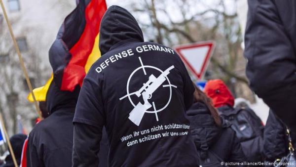 Οι πολιτοφυλακές προβληματίζουν τις γερμανικές αρχές