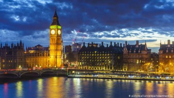 Ξεκινά επίσημα ο πιο απρόβλεπτος προεκλογικός αγώνας