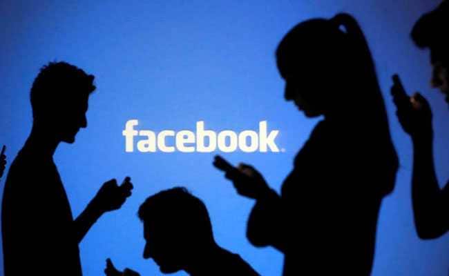 Facebook : Τι σκέφτεται να κάνει για να «μπλοκάρει» τα ψεύτικα προφίλ