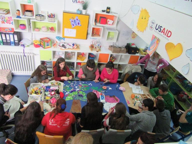 Ρούχα «πασπαλισμένα» με… αγάπη παιδιών