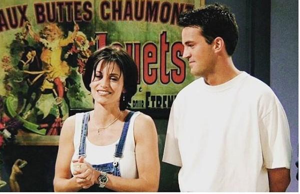 Η Μόνικα και ο Τσάντλερ έβγαλαν selfie 15 χρόνια μετά τα Φιλαράκια