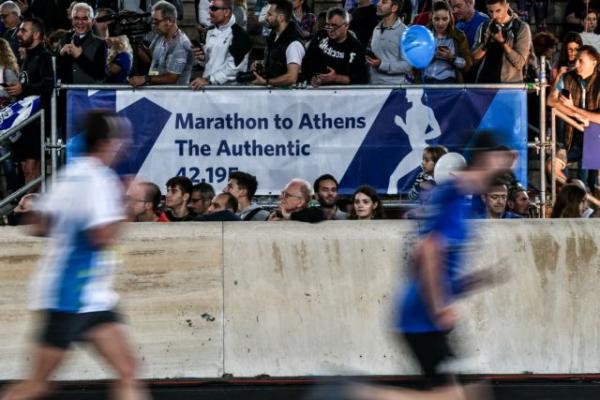 37ος Μαραθώνιος Αθήνας : Εντυπωσιακές φωτογραφίες από το «10άρι»
