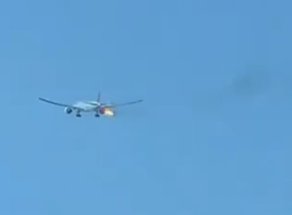 Θρίλερ στον αέρα : Αναγκαστική προσγείωση αεροσκάφους λόγω φωτιάς