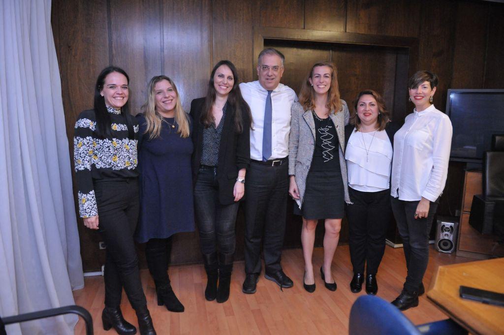 Θεοδωρικάκος : Επιπλέον άδεια στις υπαλλήλους του Δημοσίου για γυναικολογικό έλεγχο