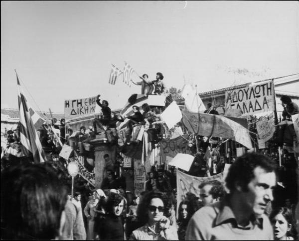 Ιατρείο Πολυτεχνείου: 24 νεκροί, 124 τραυματίες από σφαίρες ο επίσημος απολογισμός