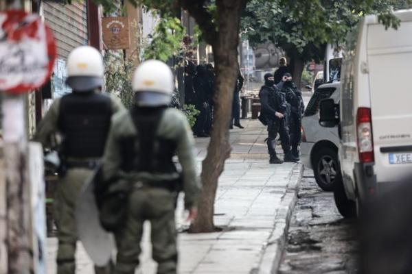 Εξάρχεια : Την απομάκρυνση των ΜΑΤ ζητάει Σύλλογος Γονέων σχολείου