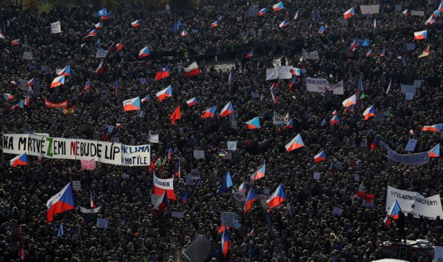 Τσεχία: Στο δρόμο πάνω από 200.000 Τσέχοι ζητώντας την παραίτηση Μπάμπις
