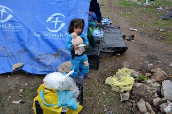 Ένα στα τέσσερα ασυνόδευτα προσφυγόπουλα ζει στο δρόμο