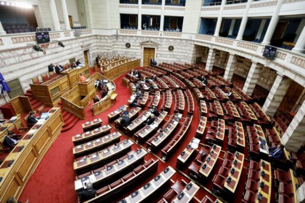 Live: Η συζήτηση των πολιτικών αρχηγών για την Αναθεώρηση του Συντάγματος
