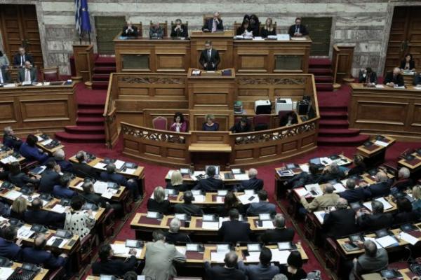 Live: Η ψηφοφορία για τη Συνταγματική Αναθεώρηση