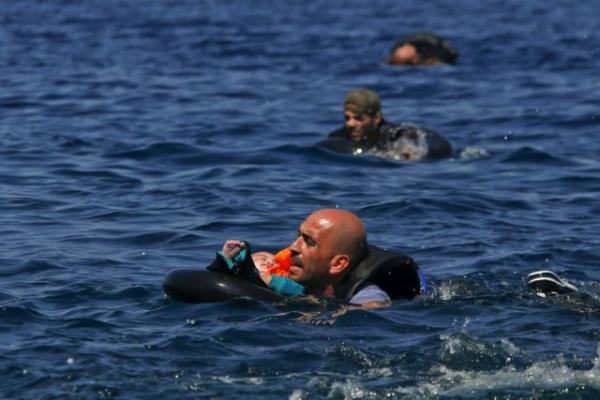 Διάσωση 400 προσφύγων και σύλληψη τριών διακινητών σε ένα 24ωρο