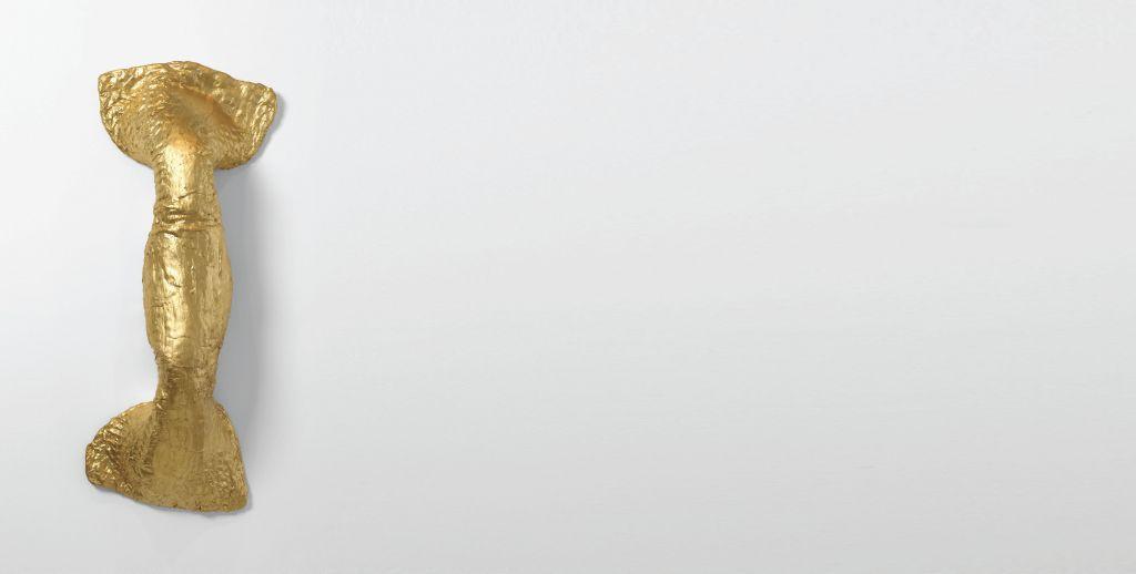 Lynda Benglis, η πρωτοπόρα καλλιτέχνιδα στο Μουσείο Κυκλαδικής Τέχνης