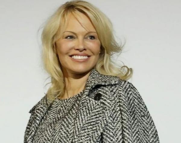 Πάμελα Άντερσον: Ζητά vegan διατροφή στις φυλακές του Καναδά