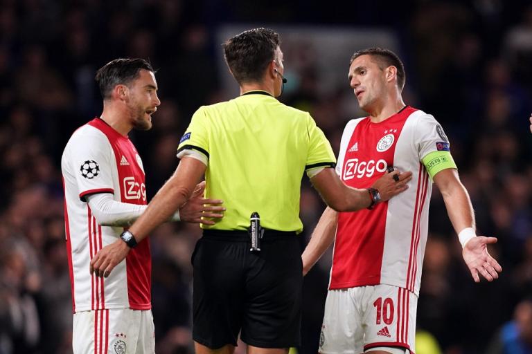 Έξαλλος με το διαιτητή του αγώνα Τσέλσι – Άγιαξ ο Τάντιτς