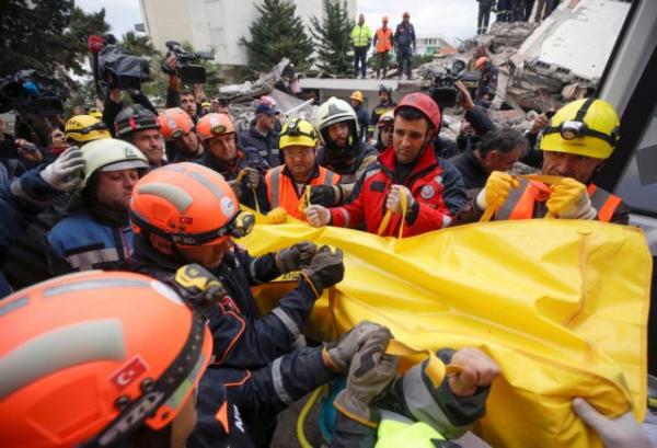 Σεισμός στην Αλβανία : Συνεχίζουν να αναζητούν αγνοούμενους – Έχουν γίνει 500 μετασεισμοί