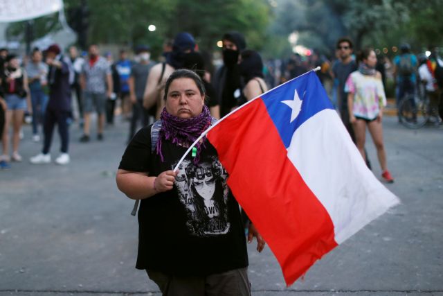 Χιλή: Οι διαδηλώσεις επεκτάθηκαν στα πλούσια προάστια του Σαντιάγο