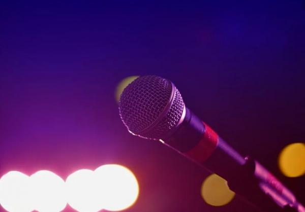 Σοκ: Διάσημη ελληνίδα τραγουδίστρια βρέθηκε νεκρή στο σπίτι της