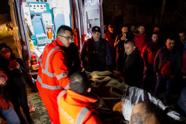 Σεισμός Αλβανία : Οι ηρωικές προσπάθειες της ΕΜΑΚ – Διέσωσαν δύο ανθρώπους από τα συντρίμμια