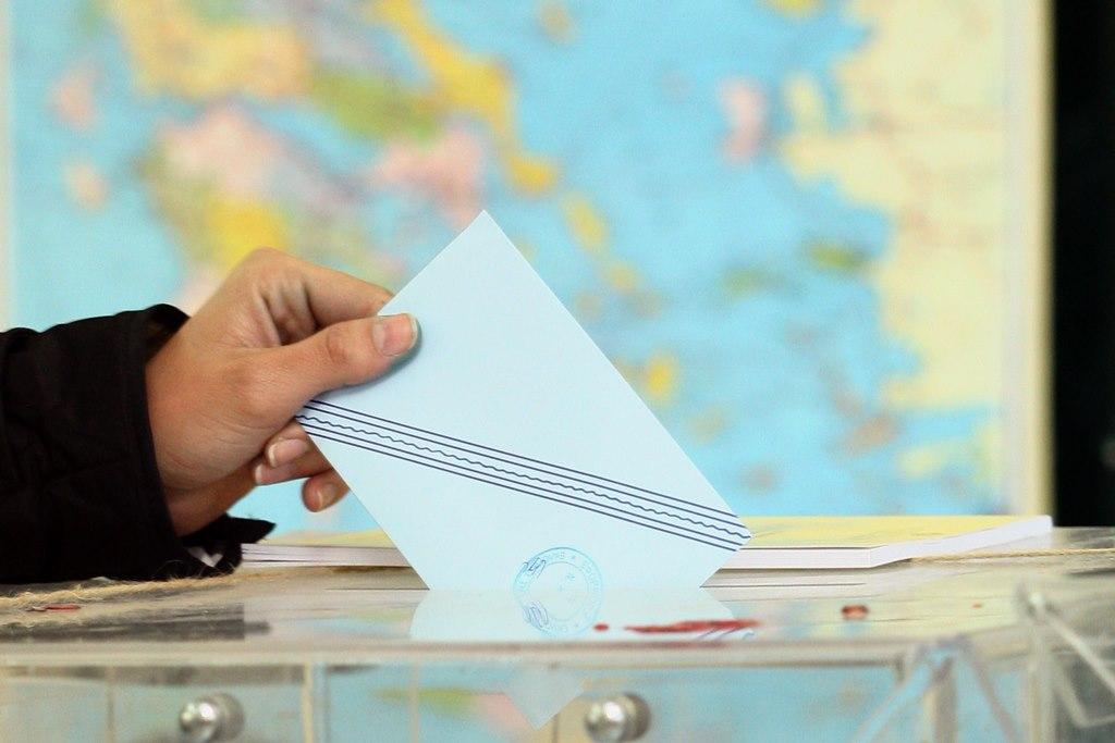 Ανατροπή στον εκλογικό χάρτη: Οι 3 νέες έδρες, η απλή αναλογική, οι διπλές εκλογές