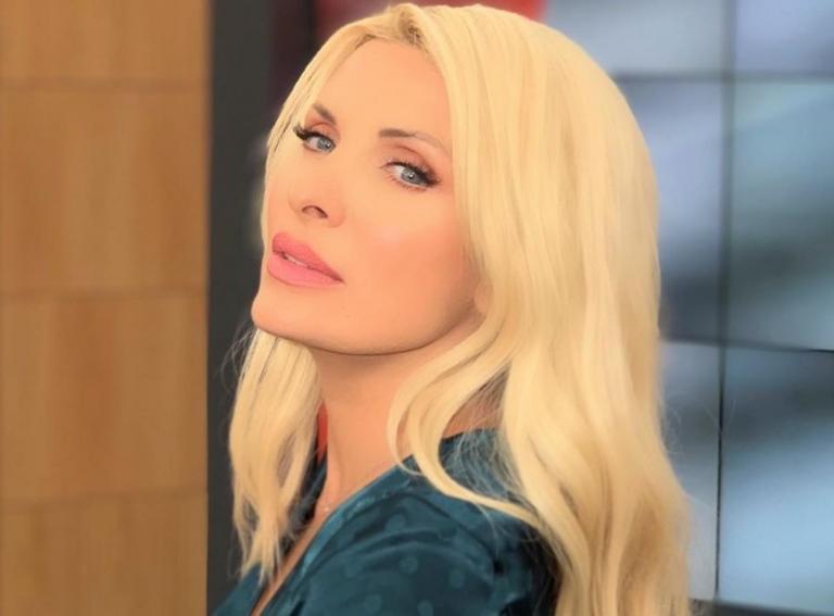 Ελένη Μενεγάκη : Απίστευτο ατύχημα στον αέρα της εκπομπής της