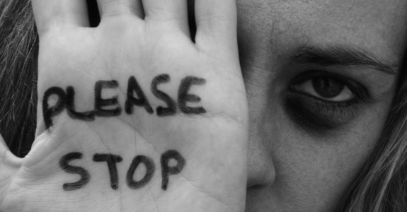 Δέρνετε τη γυναίκα σας άθλια ανθρωπάκια; Είστε σκουλήκια