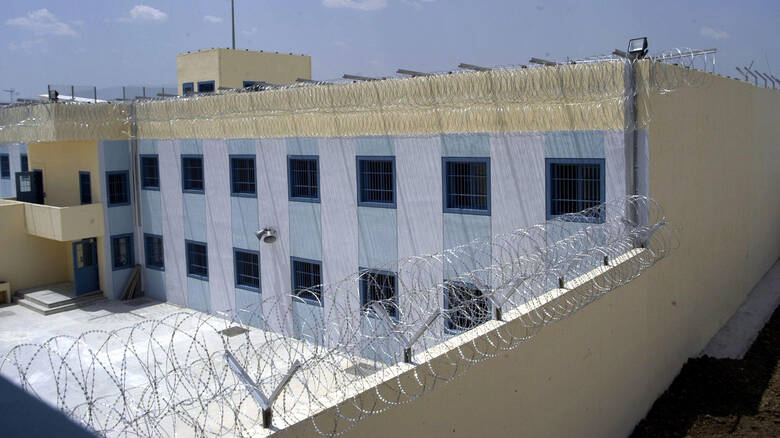 Αδεια για εξωσωματική σε ισοβίτη των φυλακών Τρικάλων