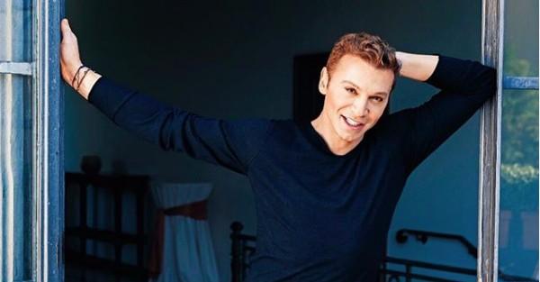 Τάκης Ζαχαράτος: Όλες οι μεταμορφώσεις του σε ένα ξεκαρδιστικό βίντεο