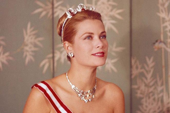 Το Παλάτι του Μονακό τιμά την Γκρέις Κέλι με 10 άγνωστες φωτογραφίες της
