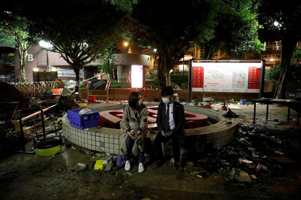 Χονγκ Κονγκ : Αποχώρησαν από το Πολυτεχνείο όλοι οι διαδηλωτές