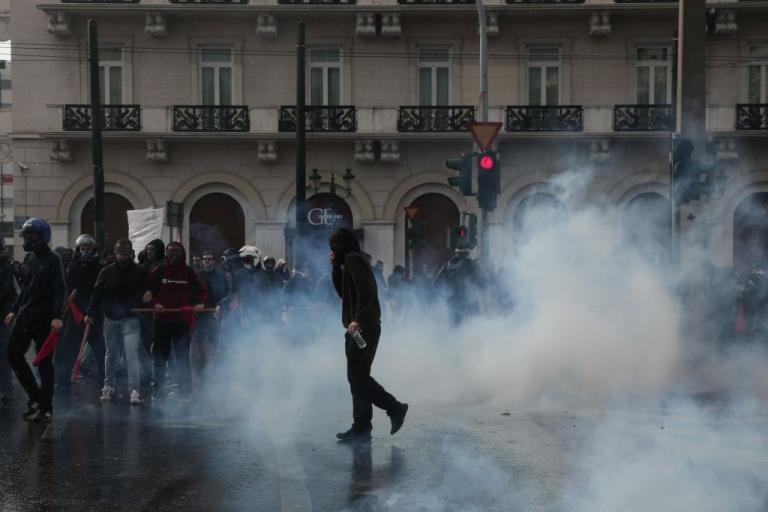Επί 21 χρόνια επιχειρείται να περιορισθούν οι διαδηλώσεις, χωρίς επιτυχία