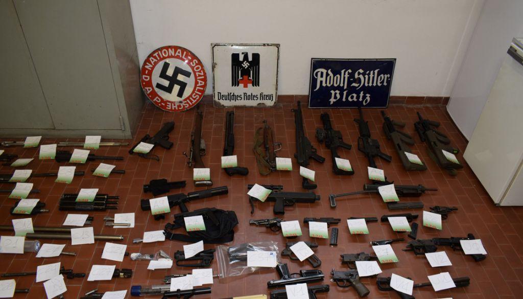 Ιταλία : Ηγετικά στελέχη ξενοφοβικής οργάνωσης η «Αρχιλοχίας του Χίτλερ» και η «Μις Χίτλερ»