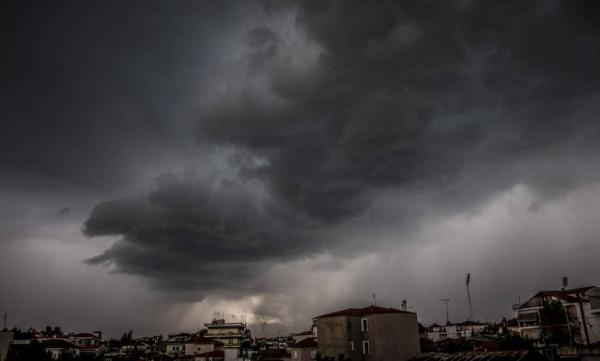 Καιρός : Συνεχίζεται η κακοκαιρία με βροχές, καταιγίδες και πτώση της θερμοκρασίας