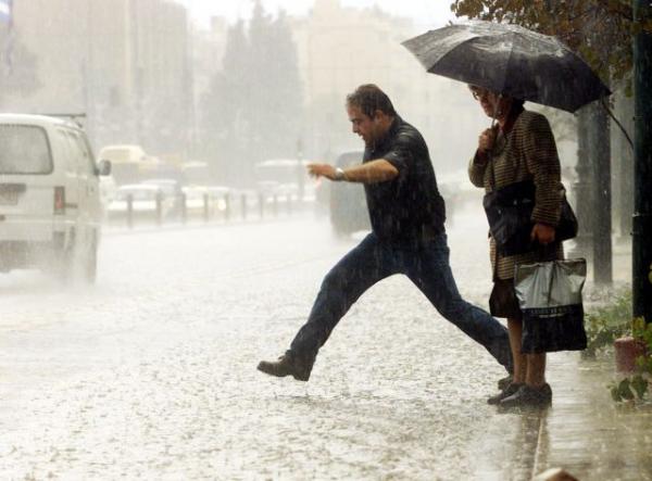 Πάνω από την Αθήνα η «Βικτώρια» – Ζημιές και πλημμύρες σε Κέρκυρα, Κεφαλονιά και Ζάκυνθο