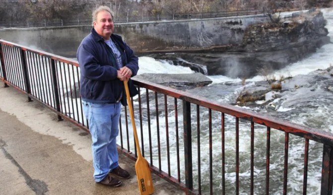 Καθηγητής τα «έβαλε» με την εφορία και νίκησε – Πώς πήρε φοροαπαλλαγή