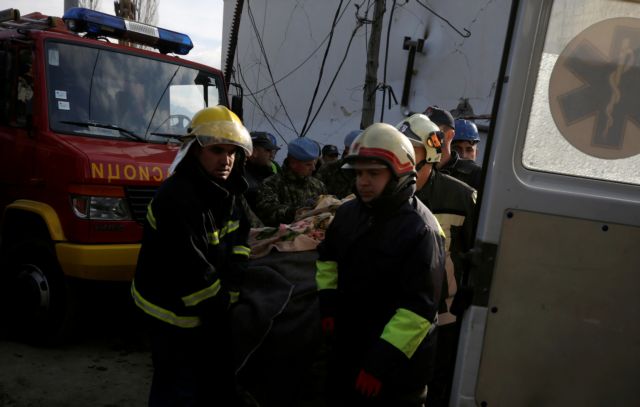 Σεισμός στην Αλβανία: Ζωντανός ανασύρθηκε 25χρονος έπειτα από 21 ώρες κάτω από τα ερείπια