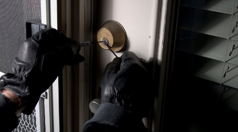 Σπείρα που διέπραττε ληστείες στα νότια προάστια εξάρθρωσε η αστυνομία