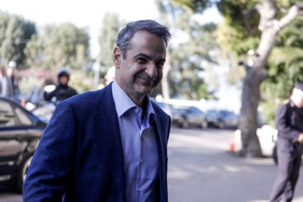 ΝΔ: Οι αφίξεις των μελών της κοινοβουλευτικής ομάδας στο Καβούρι