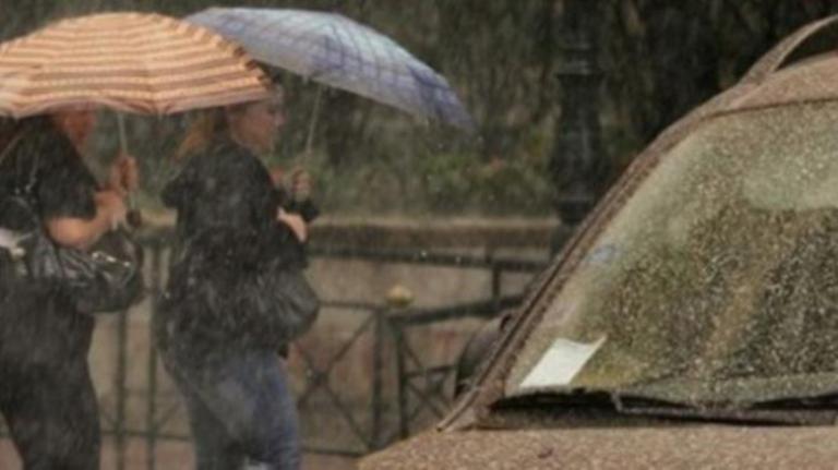 Καιρός : Έρχονται βροχές, καταιγίδες και σκόνη
