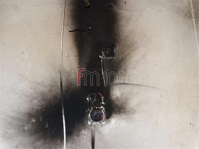 Κεραυνός άνοιξε τρύπα σε οροφή σπιτιού στη Λήμνο