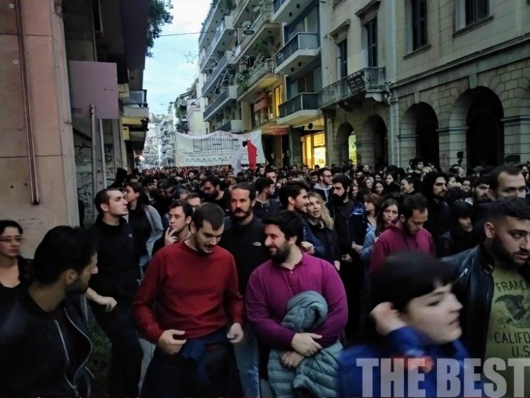 Πάτρα: Μαζική συμμετοχή στην πορεία για το Πολυτεχνείο