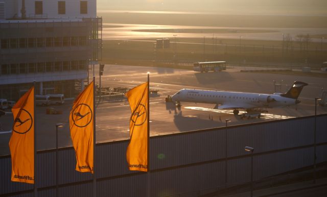 Γερμανία : Ακυρώνονται 1.300 πτήσεις λόγω απεργίας