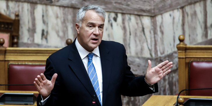 Κοντά τα χέρια, γλυκά το λέω