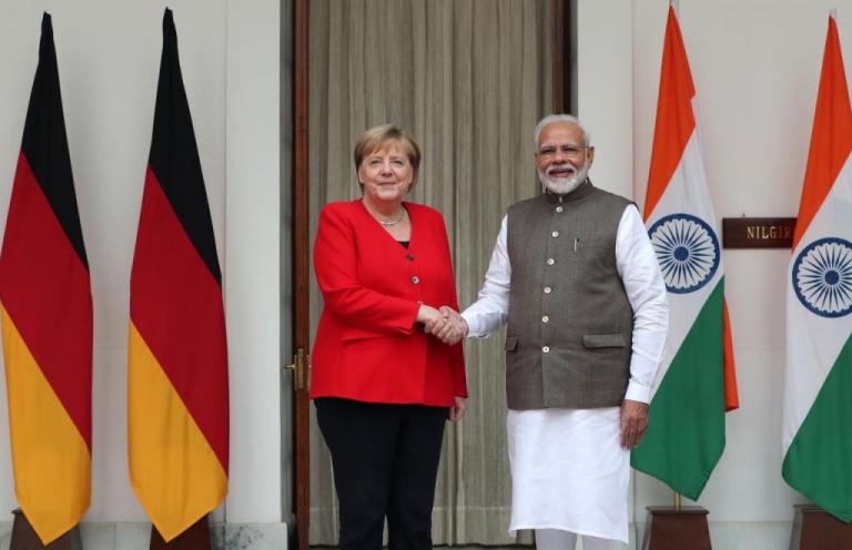 Ινδία : Η Μέρκελ εξήγγειλε γερμανικές επενδύσεις ύψους ενός δισεκ. ευρώ την επόμενη πενταετία