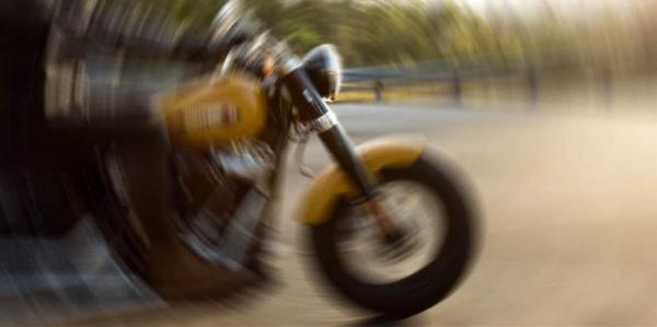 Βουλιαγμένη : Μοτοσικλετιστής έτρεχε με 200 χλμ./ώρα στο αντίθετο ρεύμα