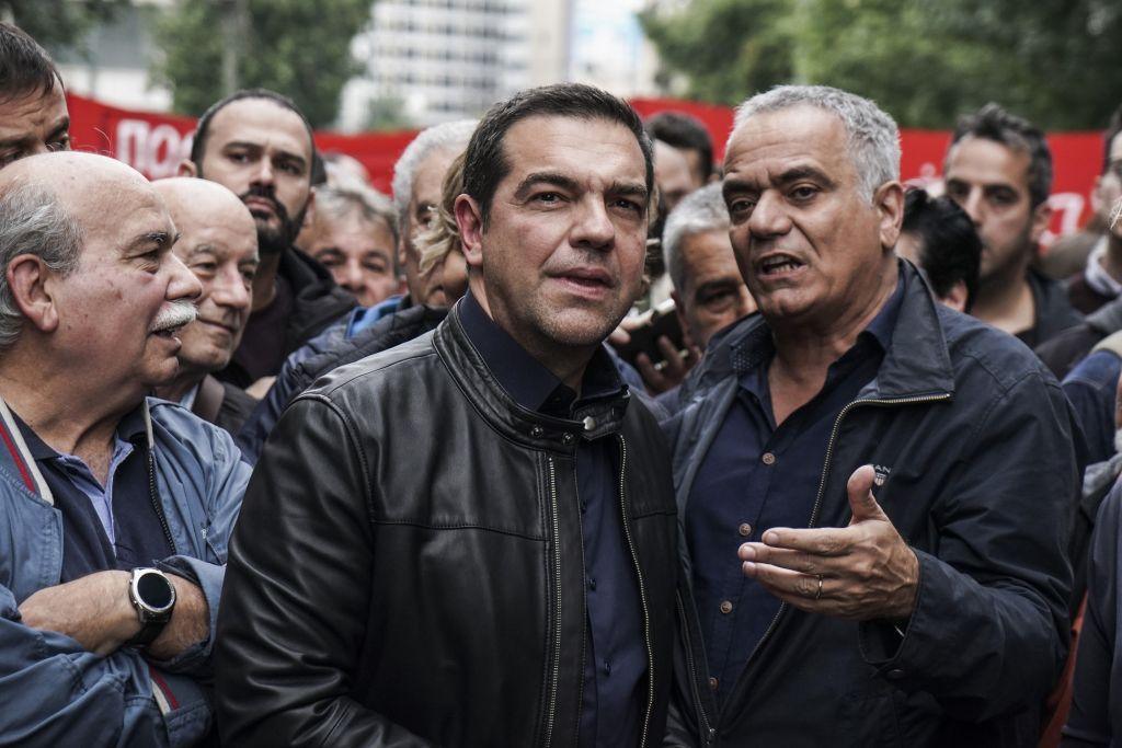 Πορεία για το Πολυτεχνείο : Επικεφαλής του μπλοκ του ΣΥΡΙΖΑ ο Τσίπρας