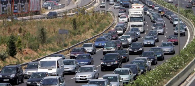 Καραμπόλα στον Ασπρόπυργο – Καθυστερήσεις στην Αθηνών-Κορίνθου