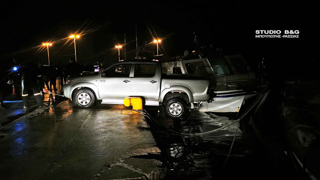 Απίστευτες εικόνες στο Ναύπλιο – ΙΧ αιωρείται πάνω από τη θάλασσα