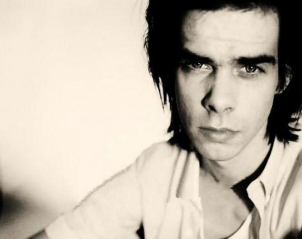 O δημιουργικός κόσμος του Nick Cave μέσα σε μία νέα έκθεση